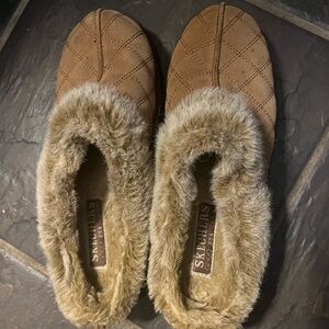 Skechers Women's Brown Quilted Slippers